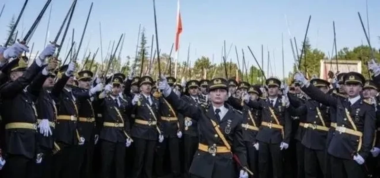 MSB Disiplin Kurulu, 5 teğmen ve 3 amire 'TSK'dan ayırma' cezası verdi