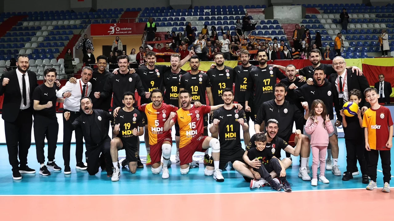 Galatasaray Erkek Voleybol Takımı, Efeler Ligi’nde İstanbul Gençlikspor’u 3-1 mağlup etti