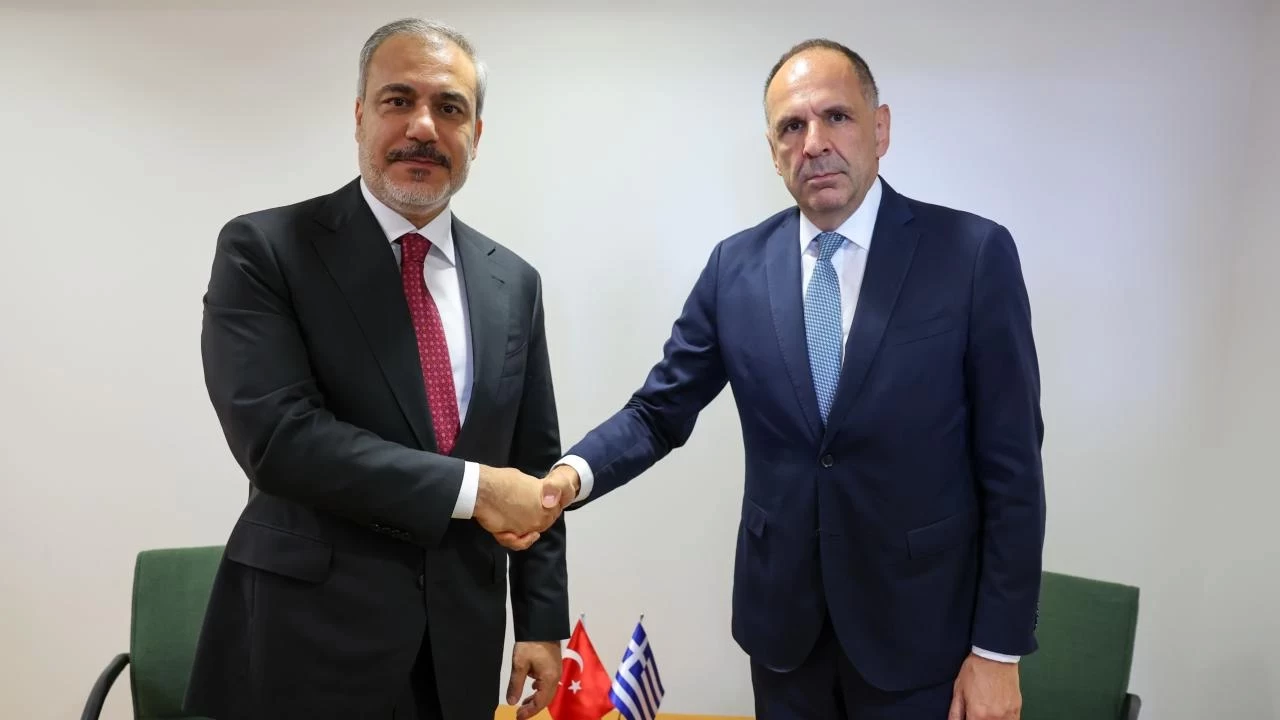 Bakan Fidan Yunanistan Dışişleri Bakanı Gerapetritis'le görüştü