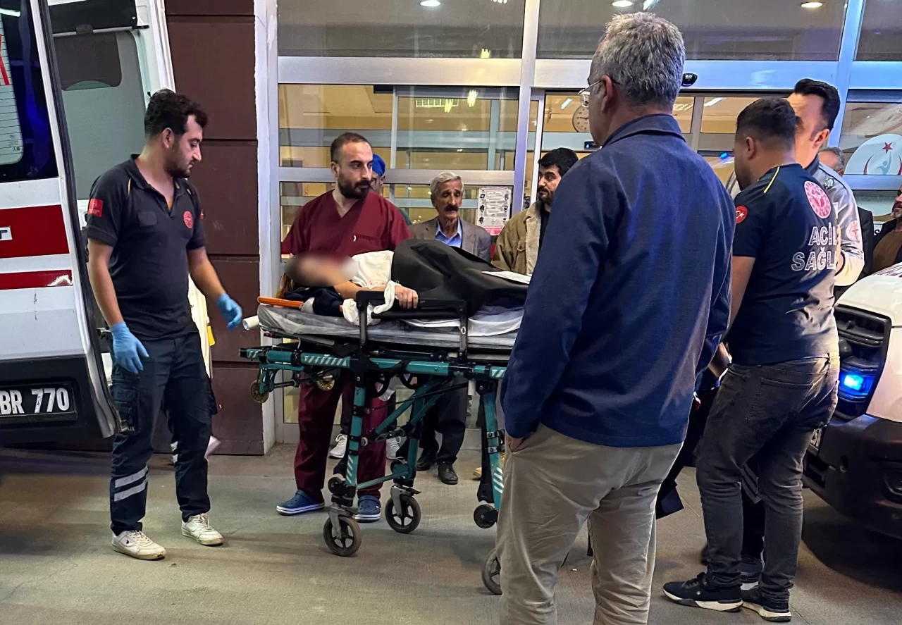 Adıyaman’da korkunç olay: 17 yaşındaki kız kendini bıçakladı