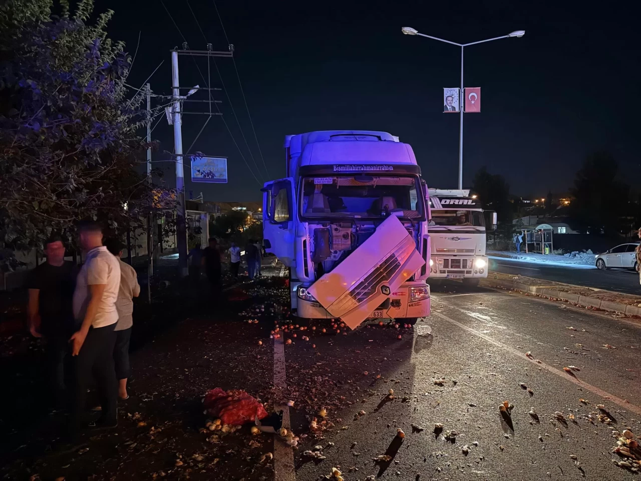 Batman’da tır, park halindeki tıra çarptı: 1 ölü, 1 yaralı