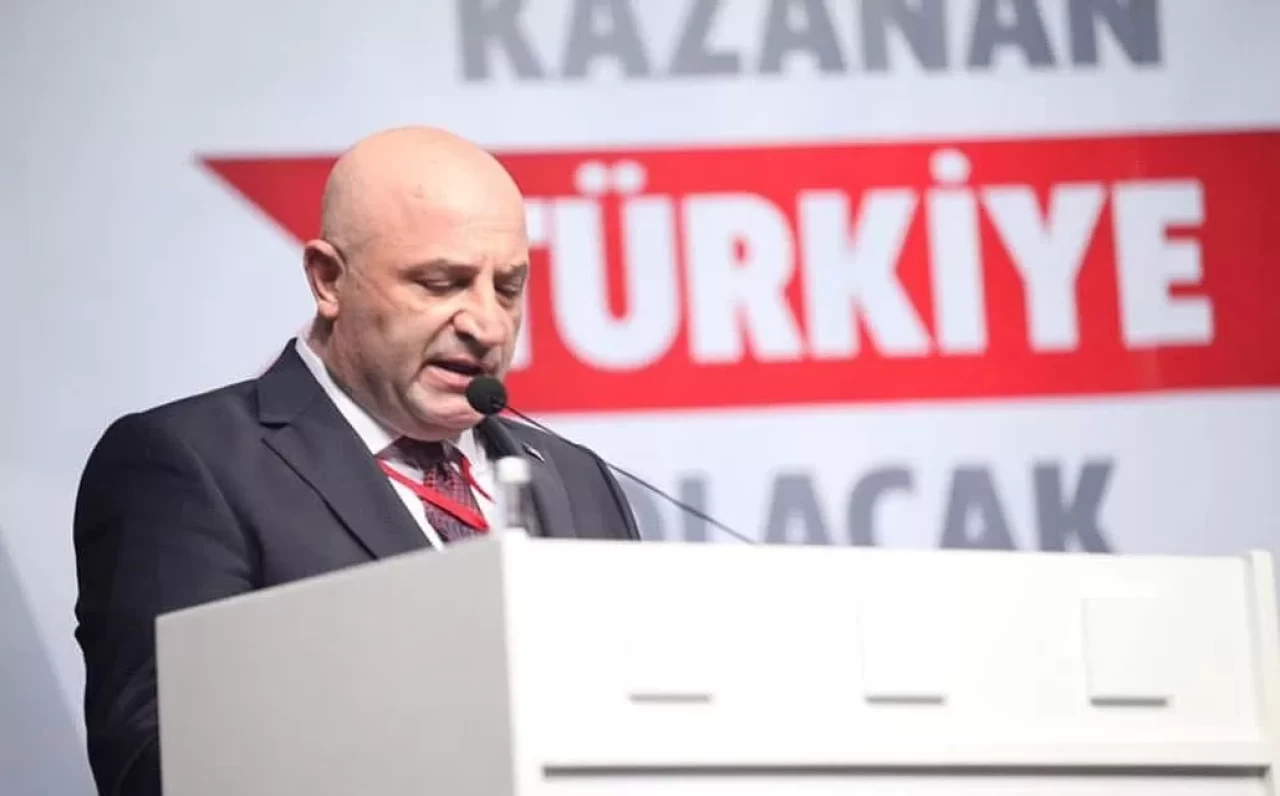 MHP’li Osman Gür: “Cumhuriyet, Türk milletinin yeniden doğuşunun adıdır”