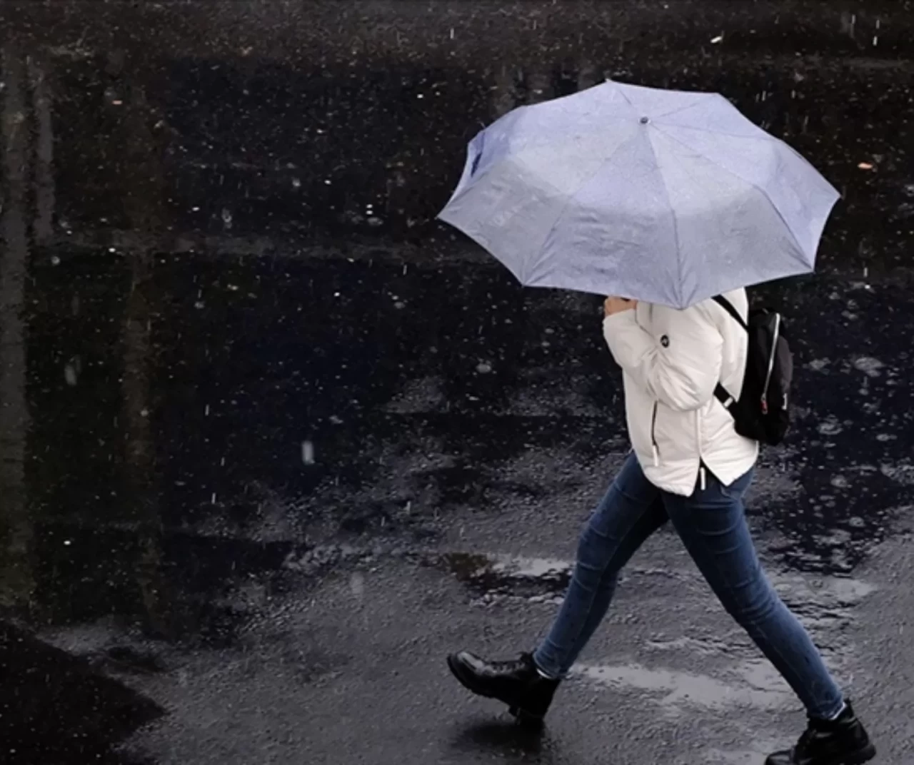 Meteoroloji’den kuvvetli yağış ve fırtına uyarısı! 20 ilde alarm verildi