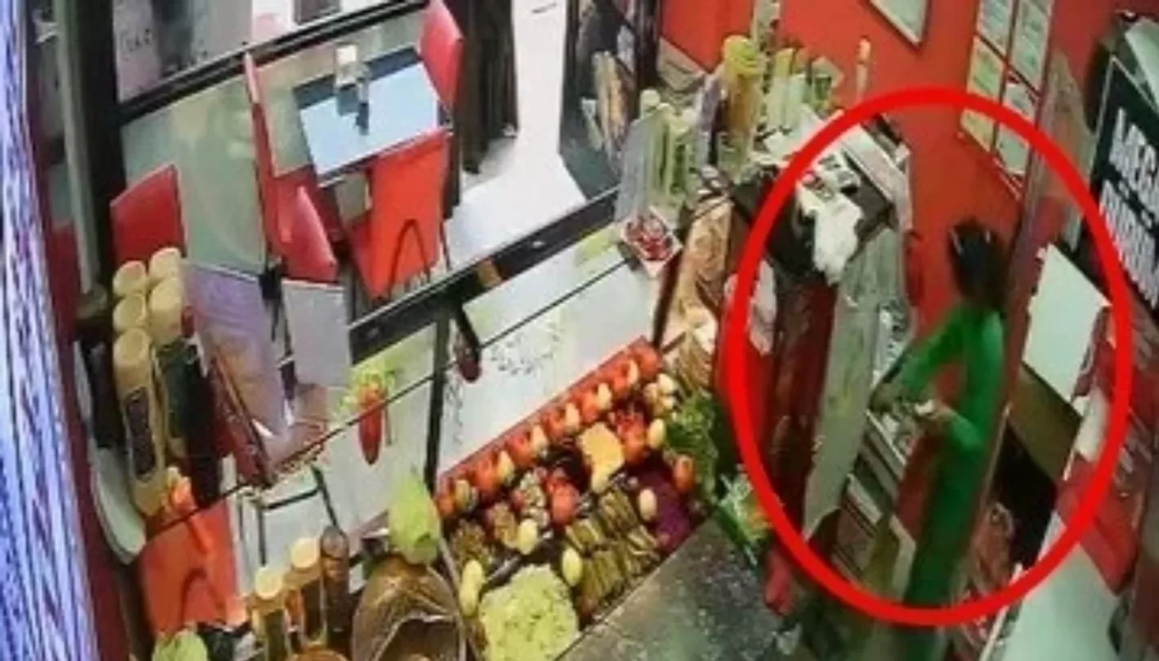 Bursa’da çocuk hırsız kameralara yakalandı