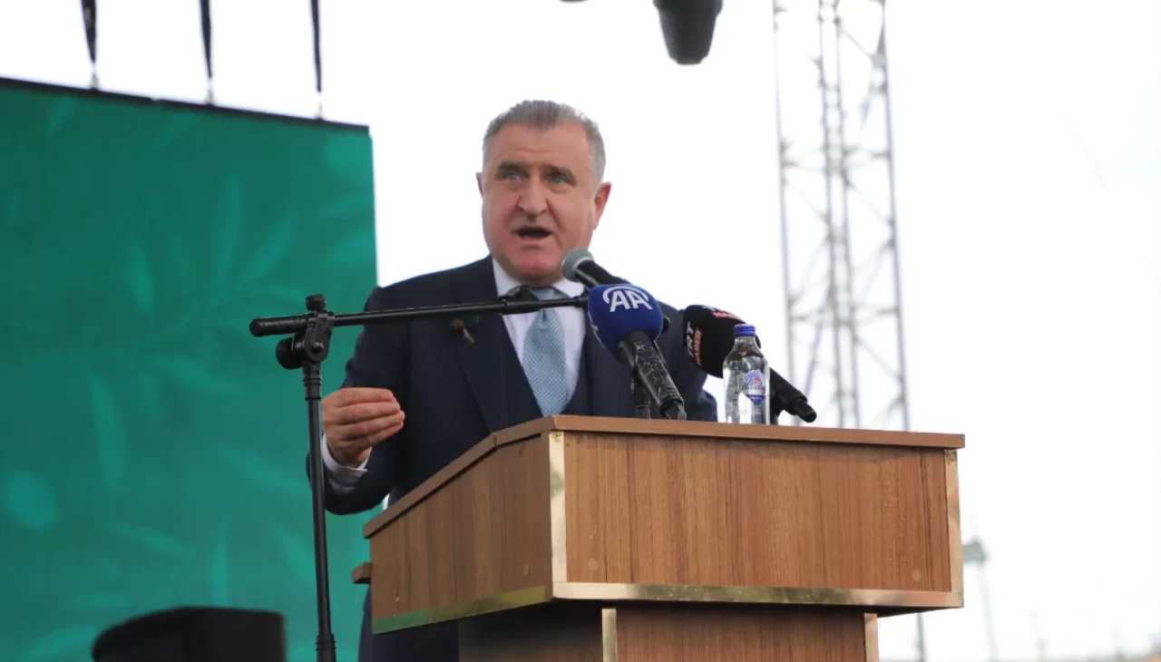 Bakan Bak: Hatay, Cumhurbaşkanımız Erdoğan’ın güçlü liderliğinde yeniden ayağa kalkıyor