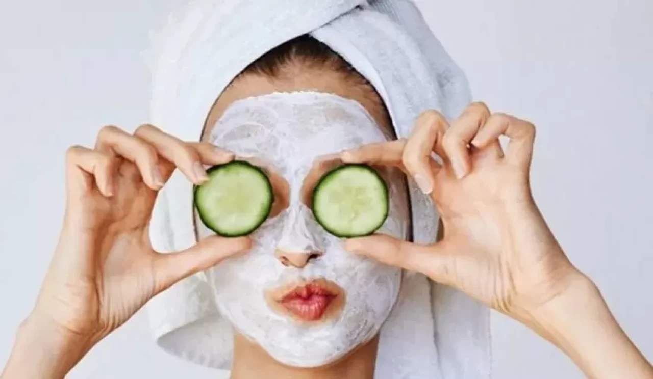 20 dakikada cildiniz ışıldayacak! Suna Dumankaya’dan güzellik sırrı