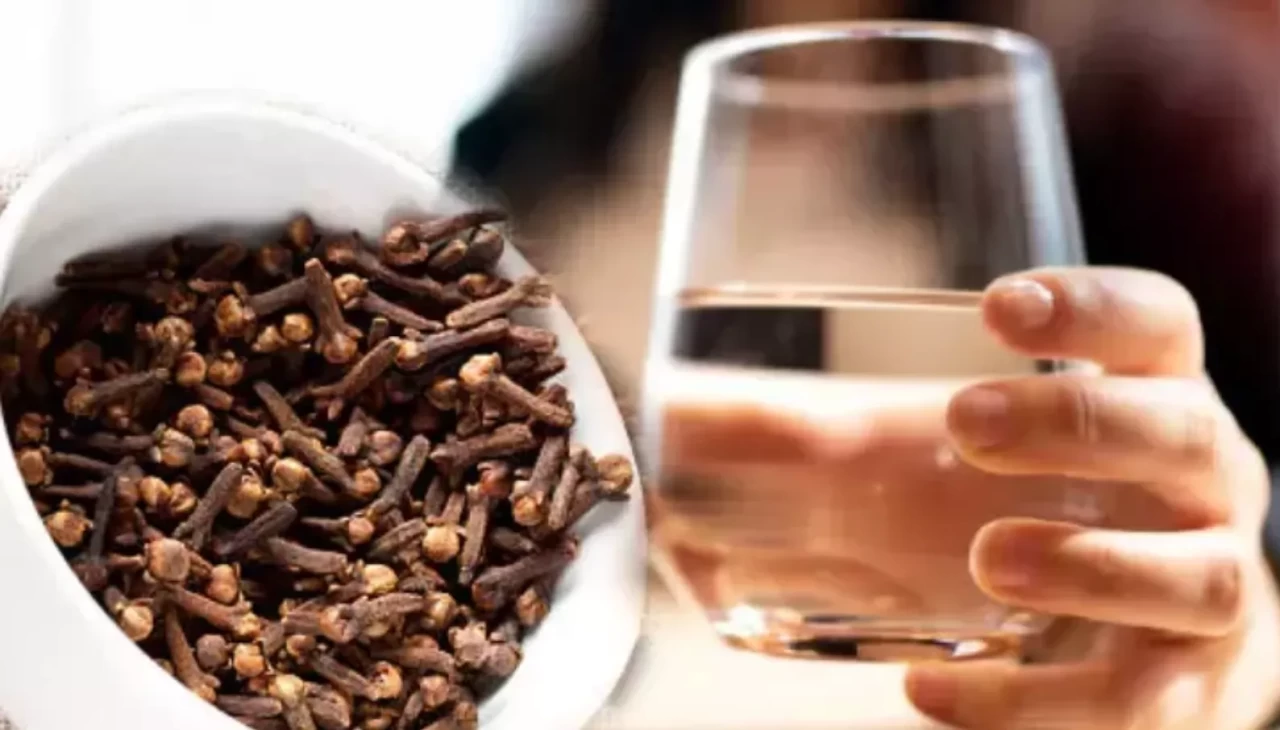 14 Gün boyunca karanfilli su içersen ne olur? Sonuçlara sen de şaşırabilirsin