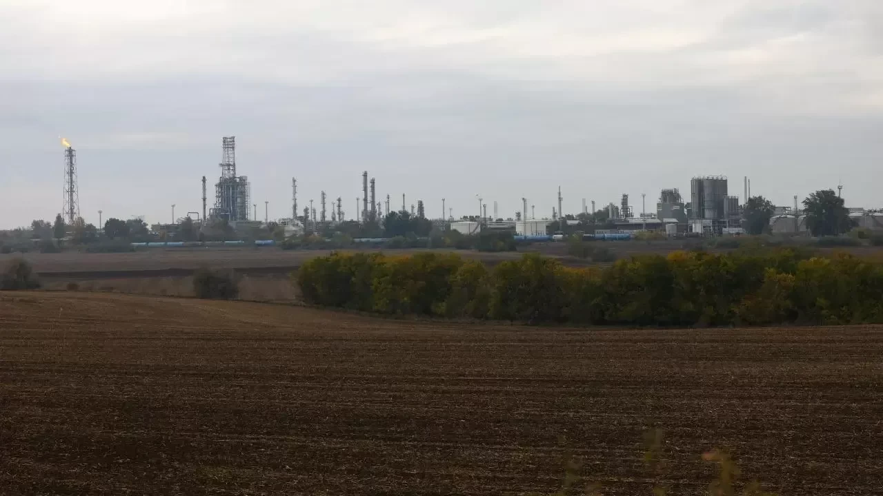 Macaristan'da petrol rafinerisinde yangın! Kontrol altına alındı