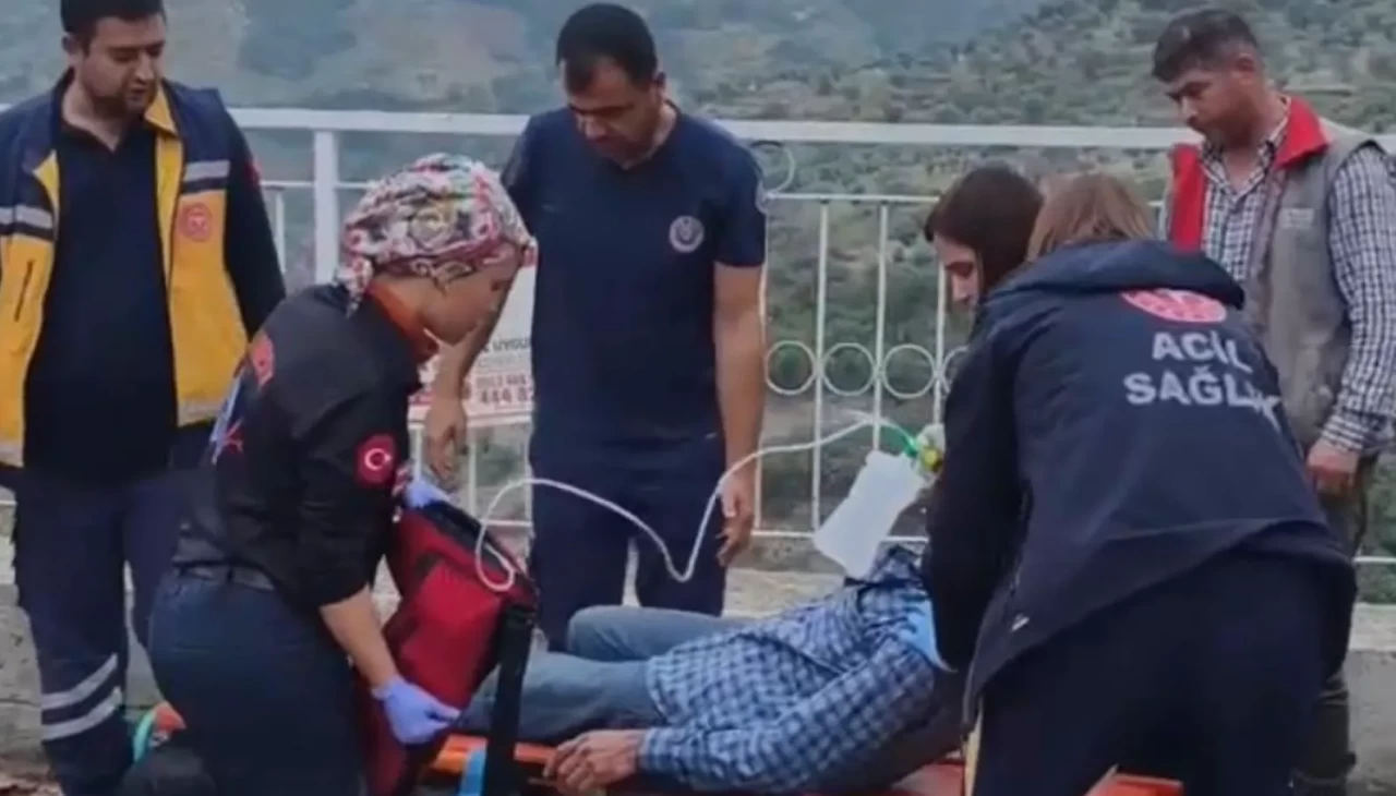 Aydın’da kamyonet uçuruma yuvarlandı: 1’i ağır 3 yaralı