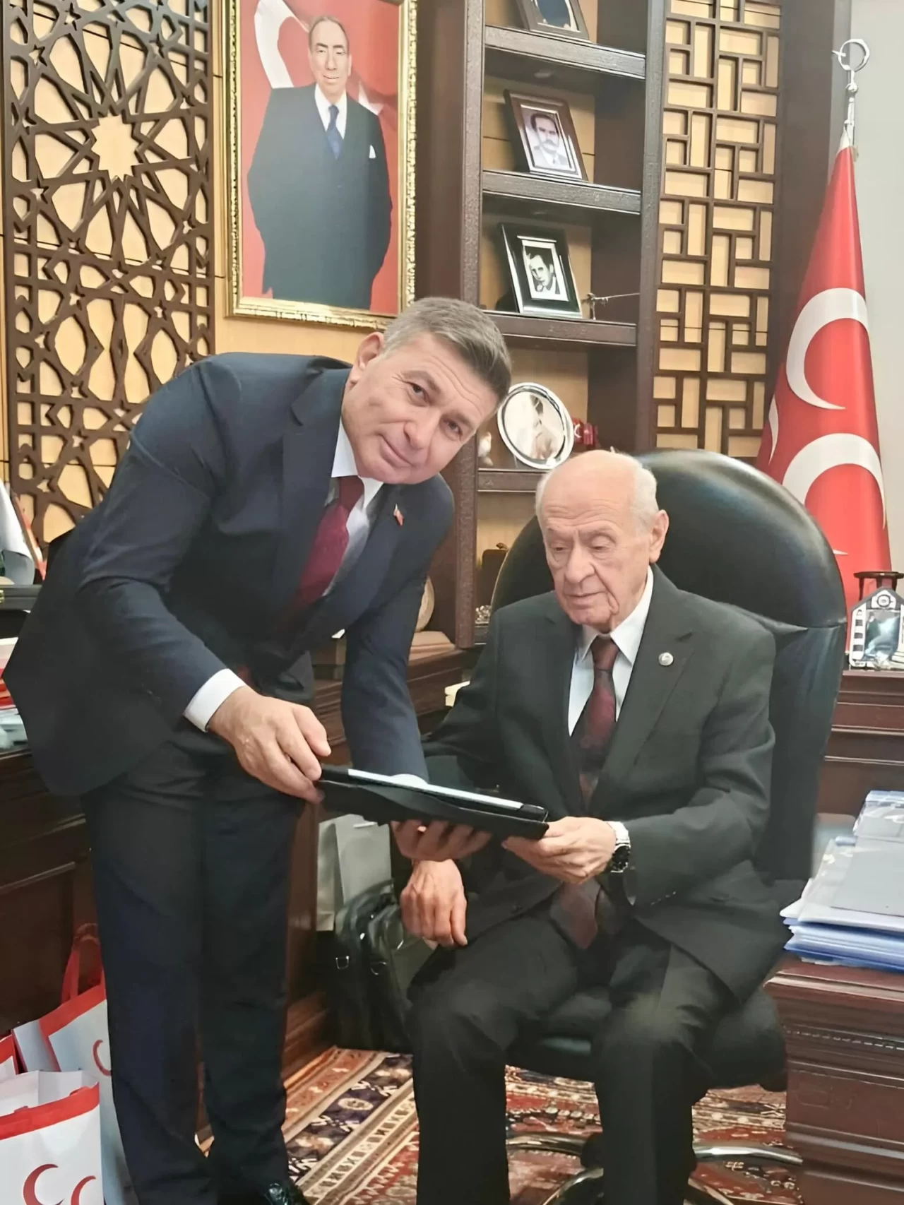 Karaisalı Belediye Başkanı Bekir Şimşek’ten MHP Lideri Devlet Bahçeli’ye ziyaret