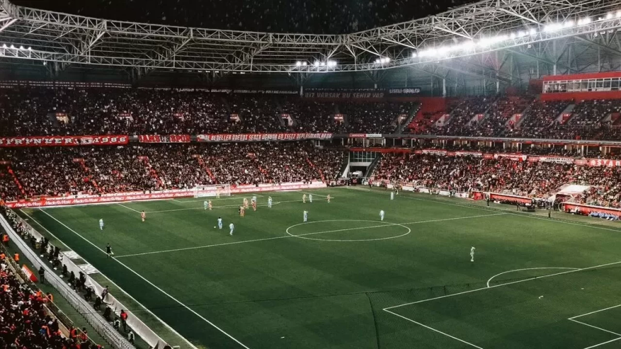 Samsunspor’dan kadın, öğrenci ve engelli taraftarlara ücretsiz tribün kararı