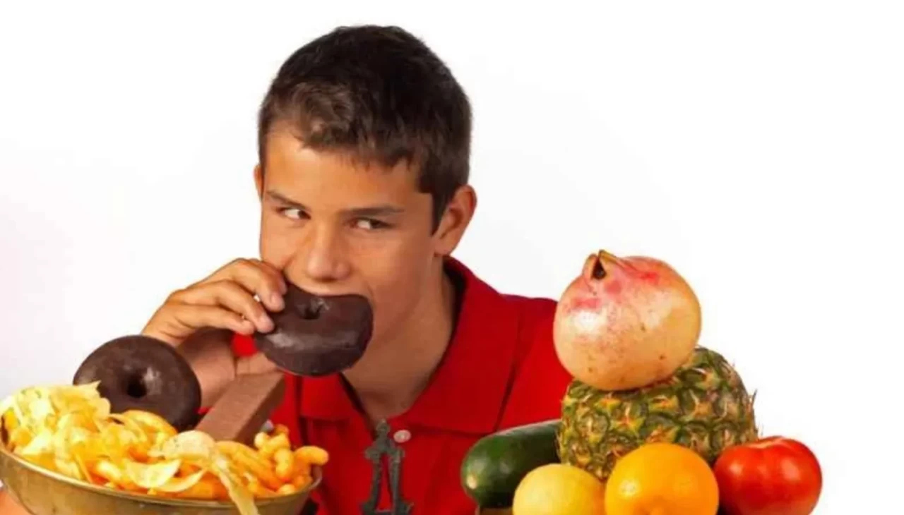 Ergenlikte gizli tehlike! Bu meyvelerden uzak durun