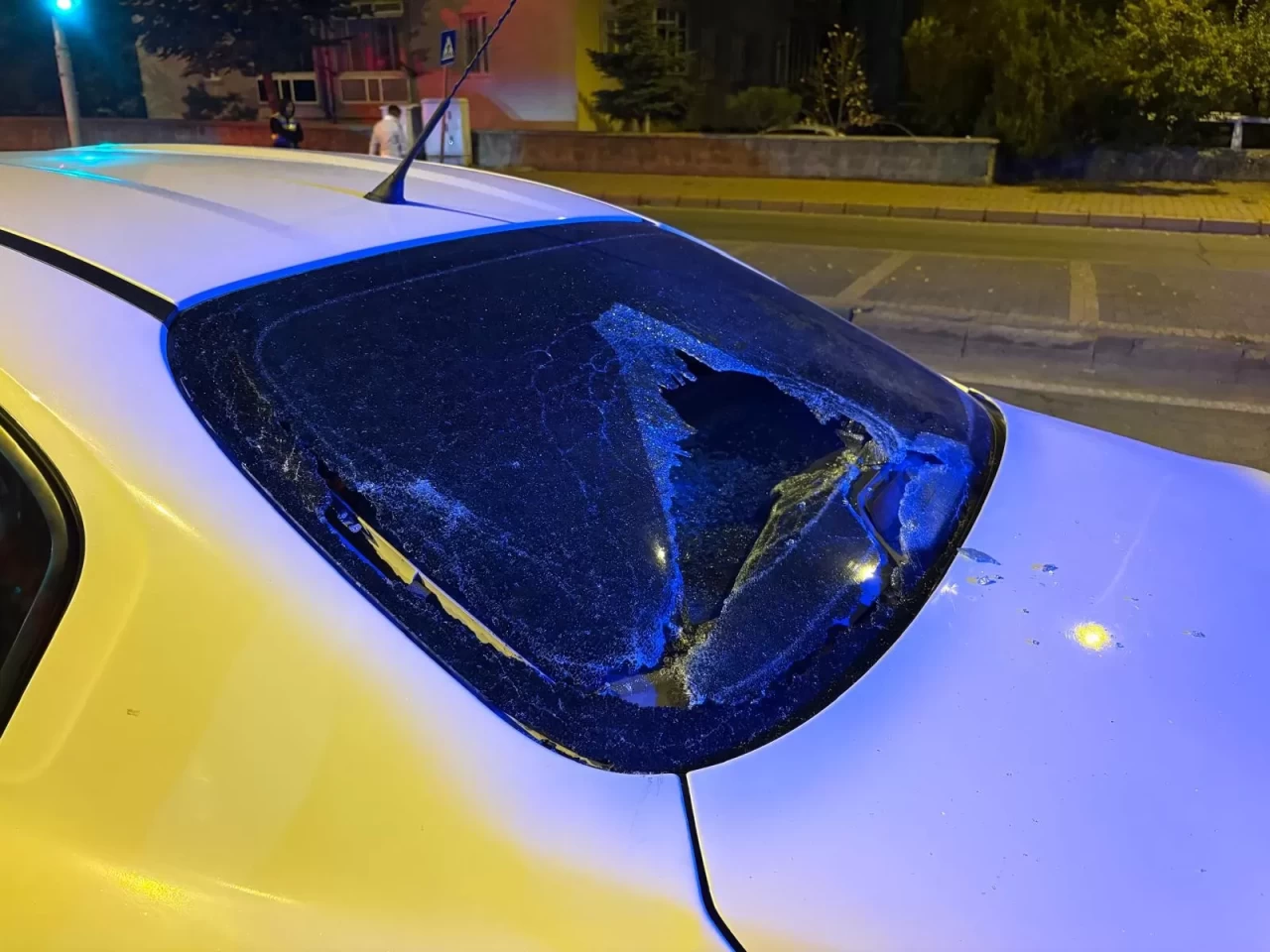 Kayseri’de trafik kavgası büyüdü: Önlerini kesip darp ettiler, para ve telefonu çalıp kaçtılar!