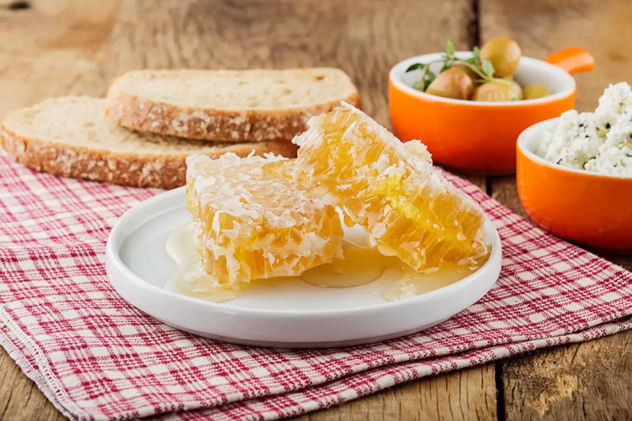 Bal Kaç Kalori? Balın Besin Değerleri ve Faydaları