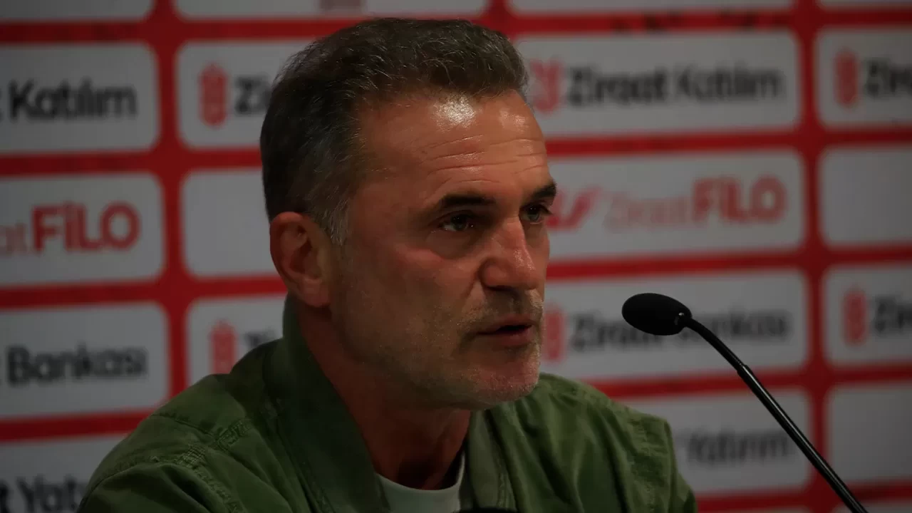 Bursaspor Teknik Direktörü Tahsin Tam: “29 Ekim’de gençlere şans verdik”