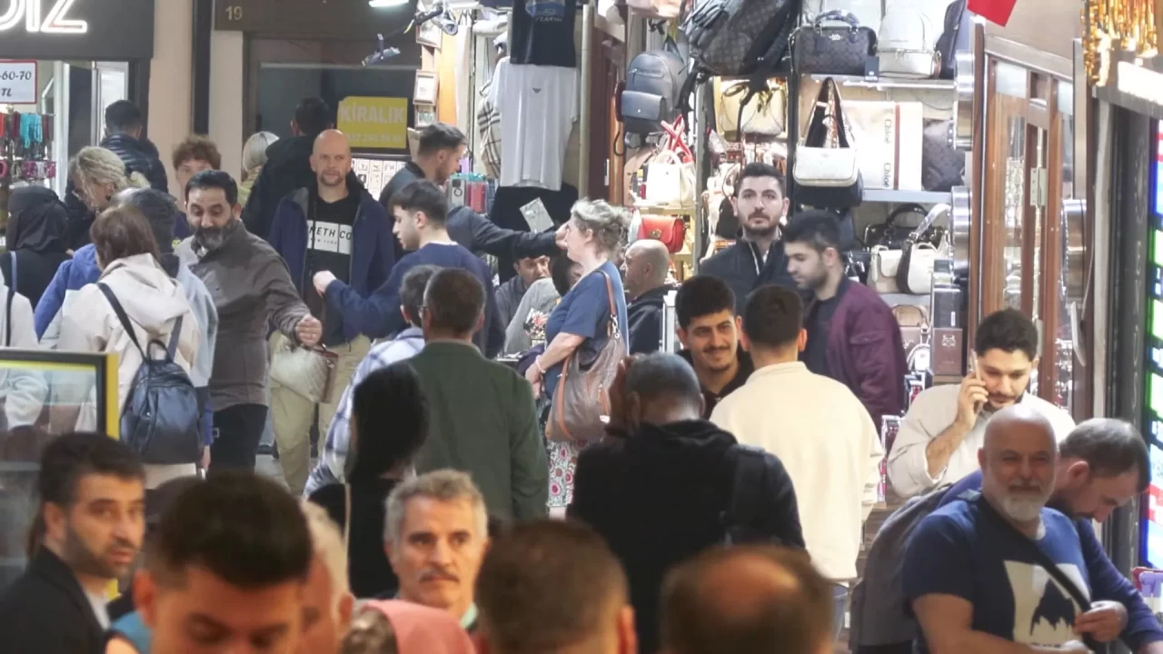 Altın fiyatlarındaki hareketlilik Kapalı Çarşı'da yoğunluk oluşturdu