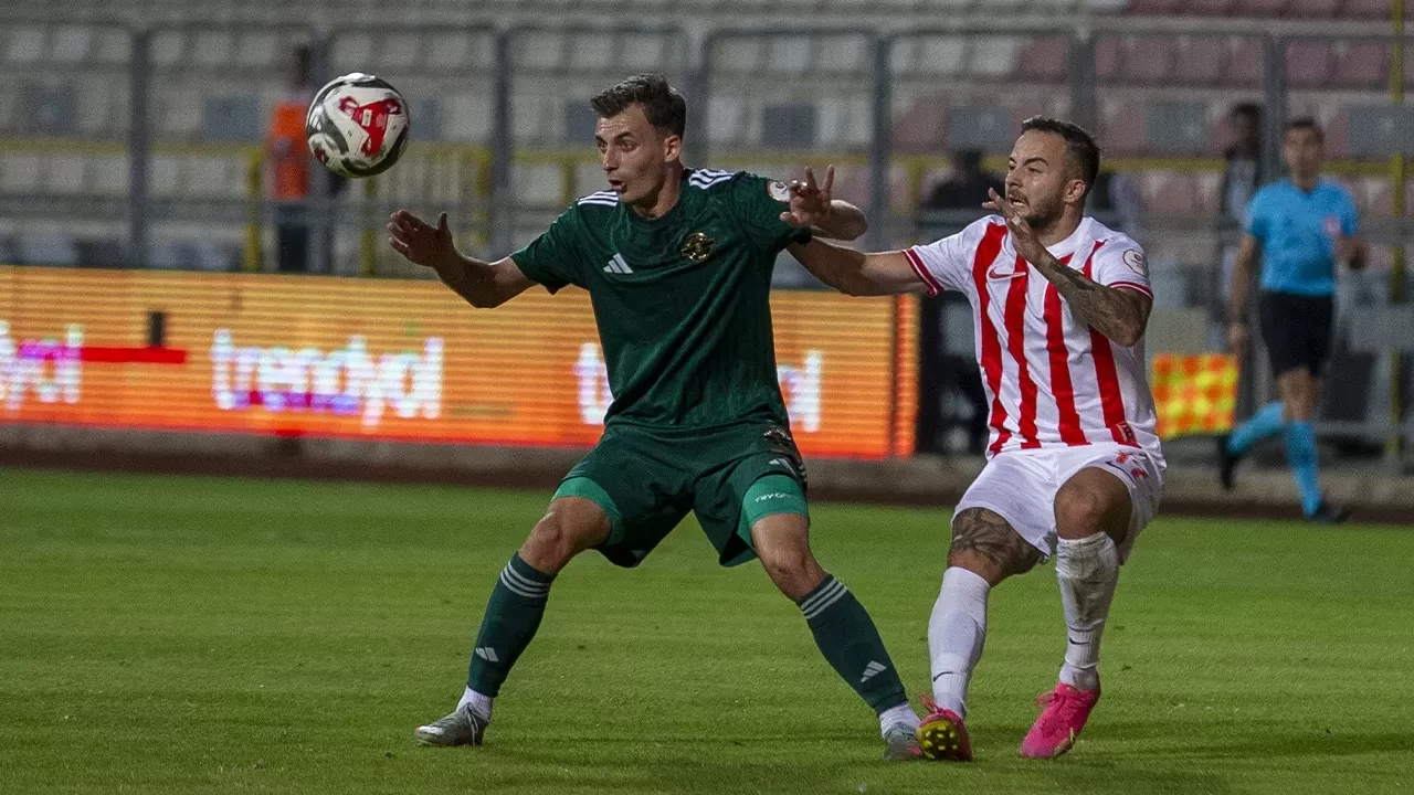 Esenler Erokspor Bolu’da 10 kişiyle kazandı