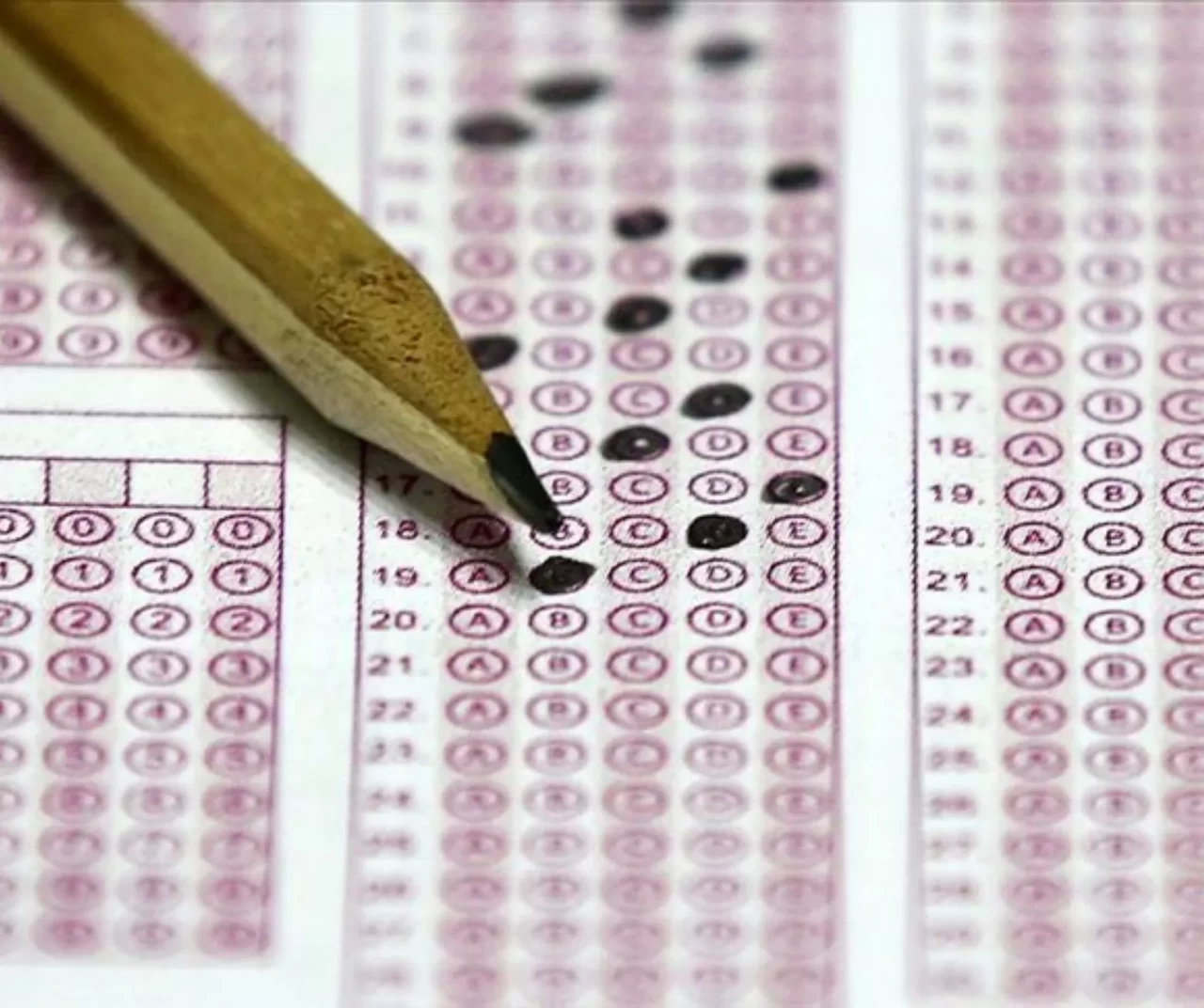 FETÖ’nün KPSS ve adli sınav soruşturmasında 13 şüpheliye gözaltı