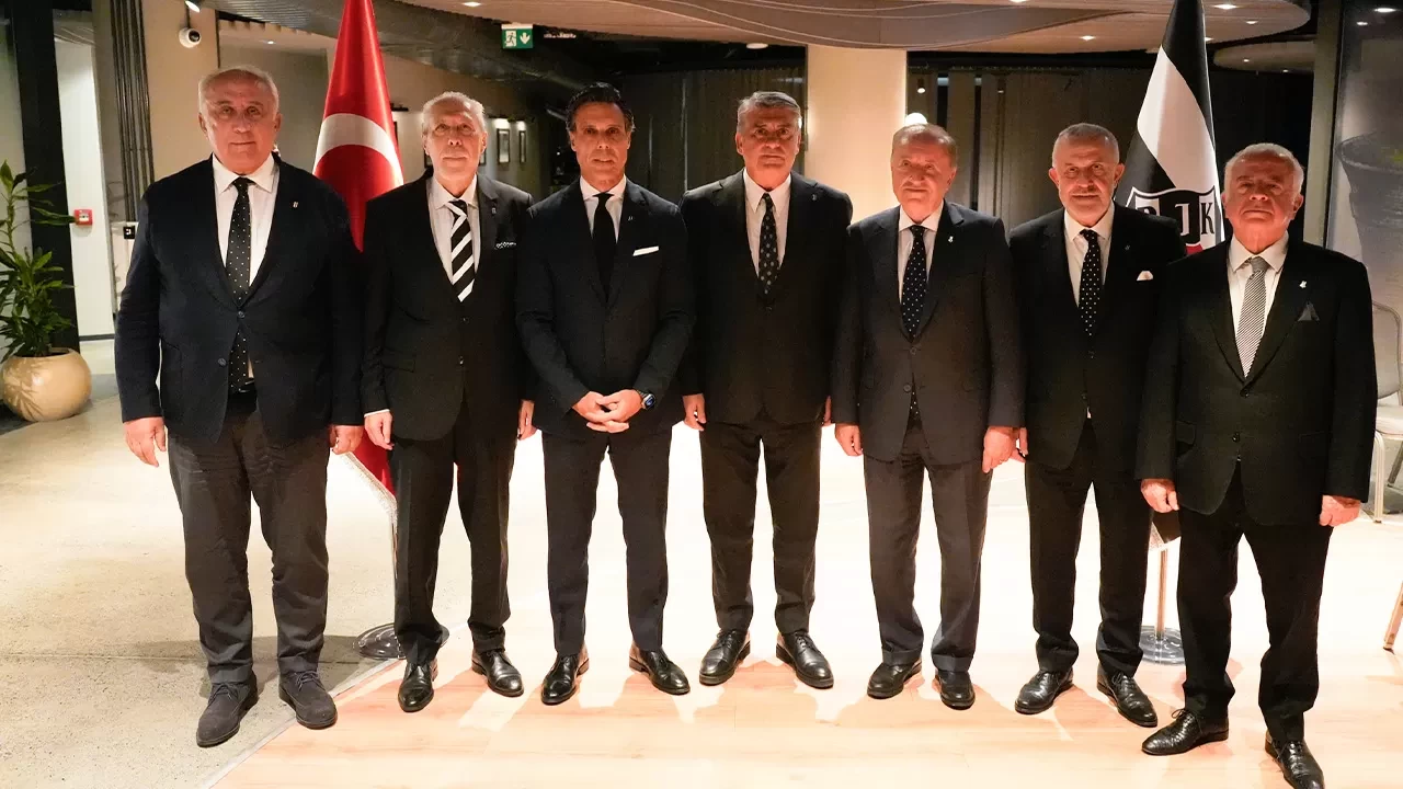 Beşiktaş Kulübü Başkanı Serdal Adalı, divan kurulu başkan adaylarıyla buluştu