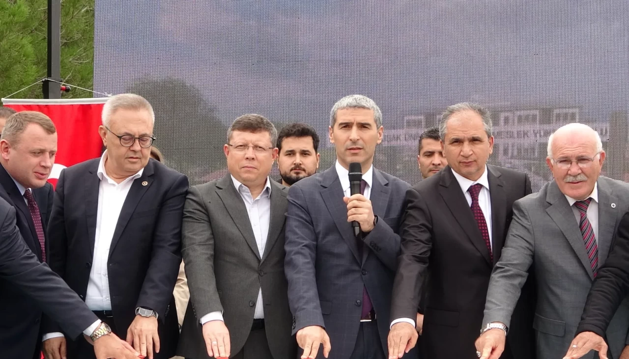 Eşme Meslek Yüksekokulu’na modern eğitim binası temeli atıldı