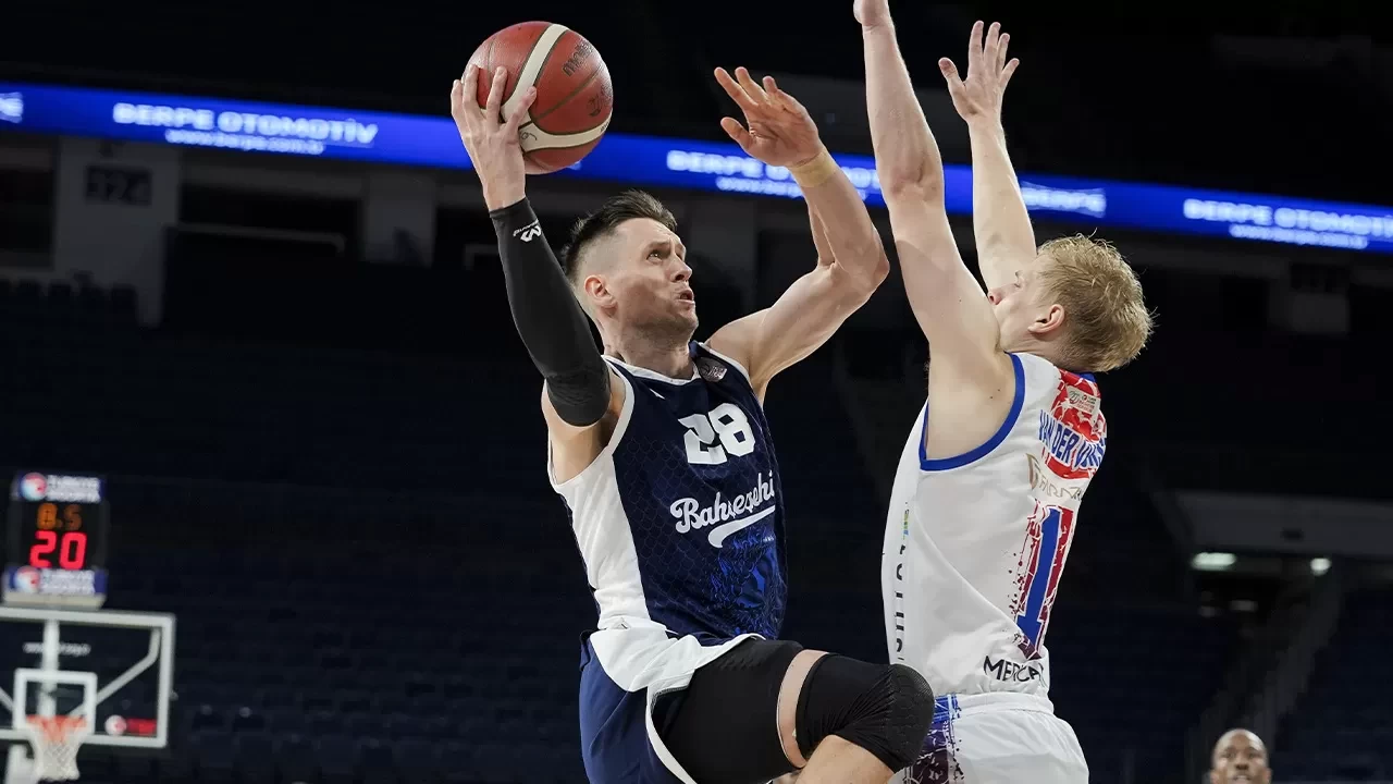 Bahçeşehir Koleji Basketbol deplasmanda fark attı | Maç Sonucu: Büyükçekmece 81-96 Bahçeşehir Koleji