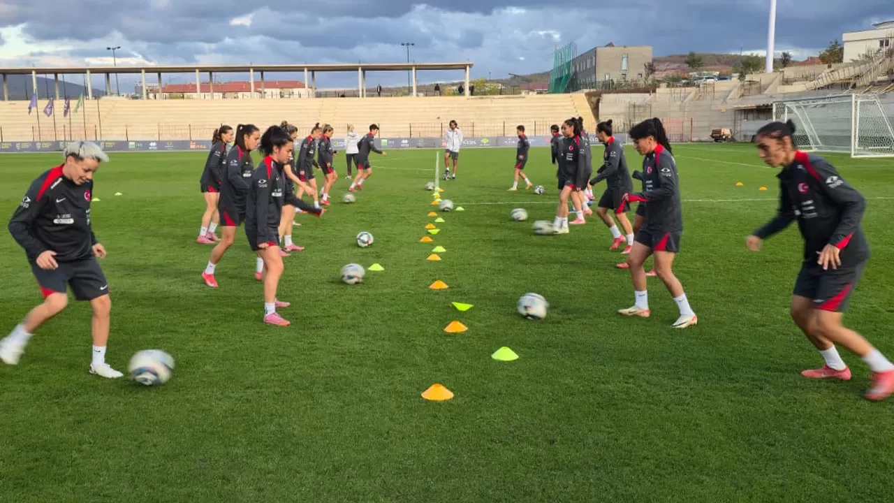 A Milli Kadın Futbol Takımı, Kosova maçı hazırlıklarını tamamladı