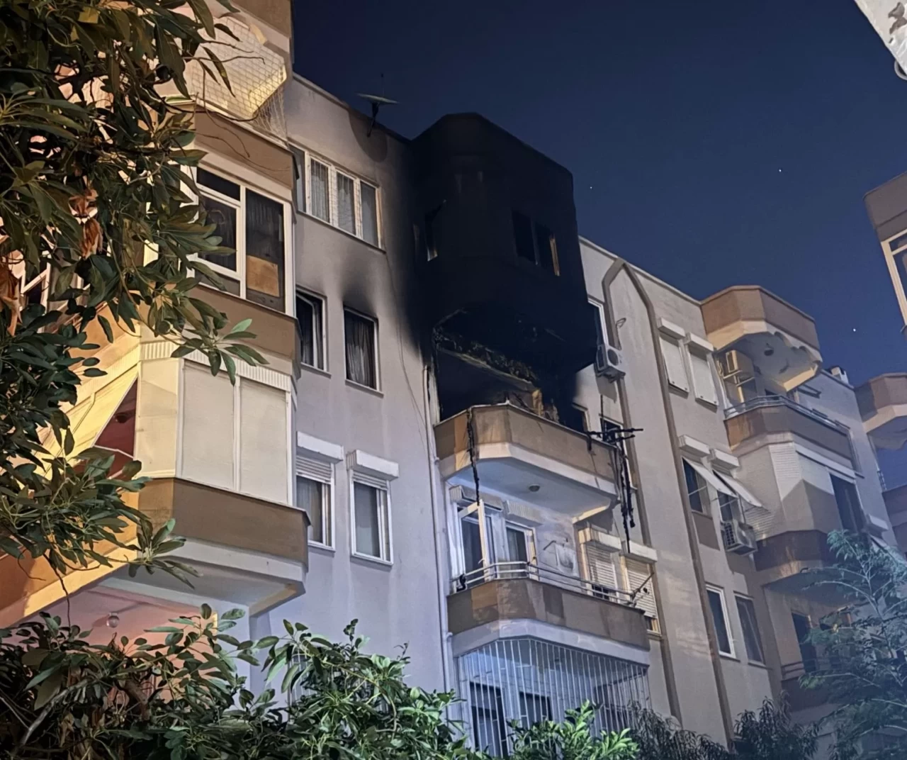 Alanya’da ev yangını faciası: 1 ölü, 1 yaralı