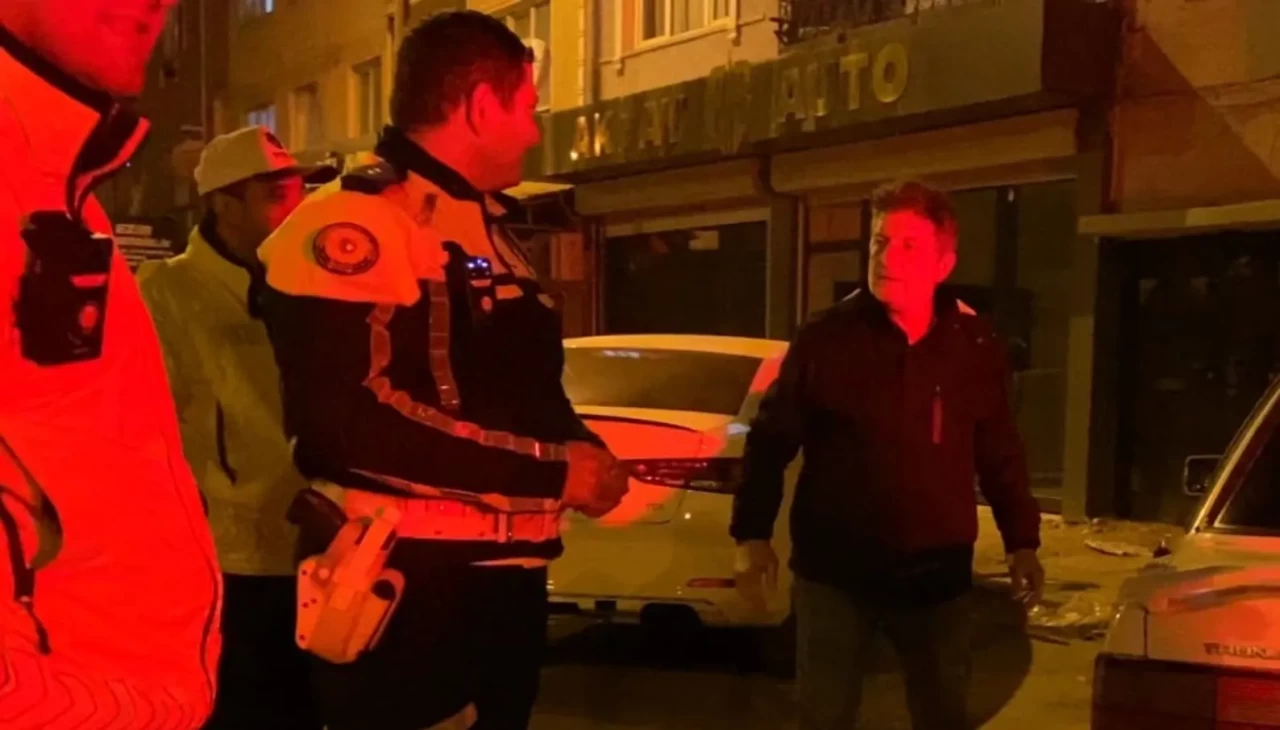 Bursa’da alkollü sürücü 1989 model aracını çekilmekten kurtarmaya çalıştı: Bu araba çöplükte ölecek, eşi yok!
