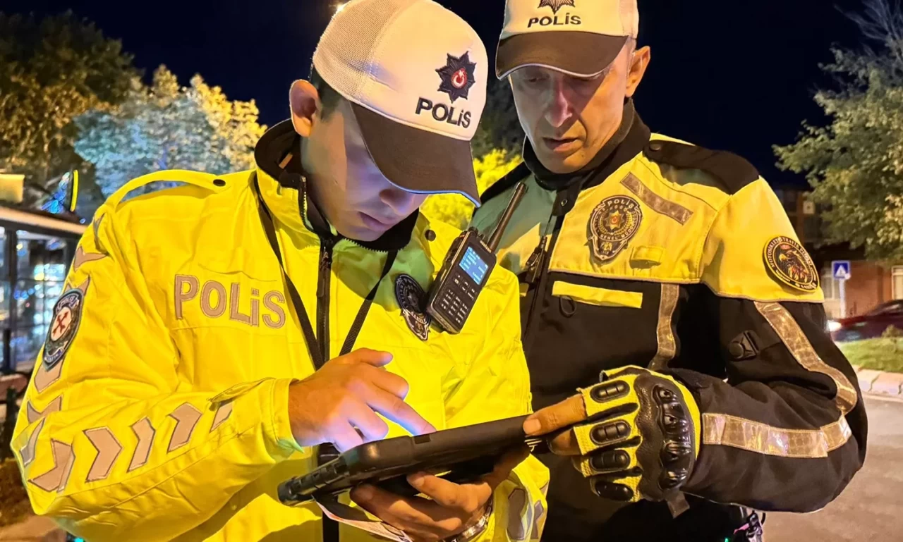 Edirne’de yüksek sesle müzik açan sürücülere ceza