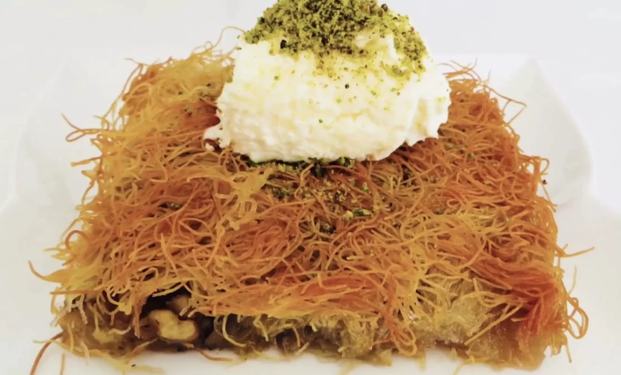 Bir Dilimi Yetmez! MasterChef Usulü Efsane Kesme Kadayıf Tarifi. Dışı Çıtır, İçi Ağızda Dağılıyor