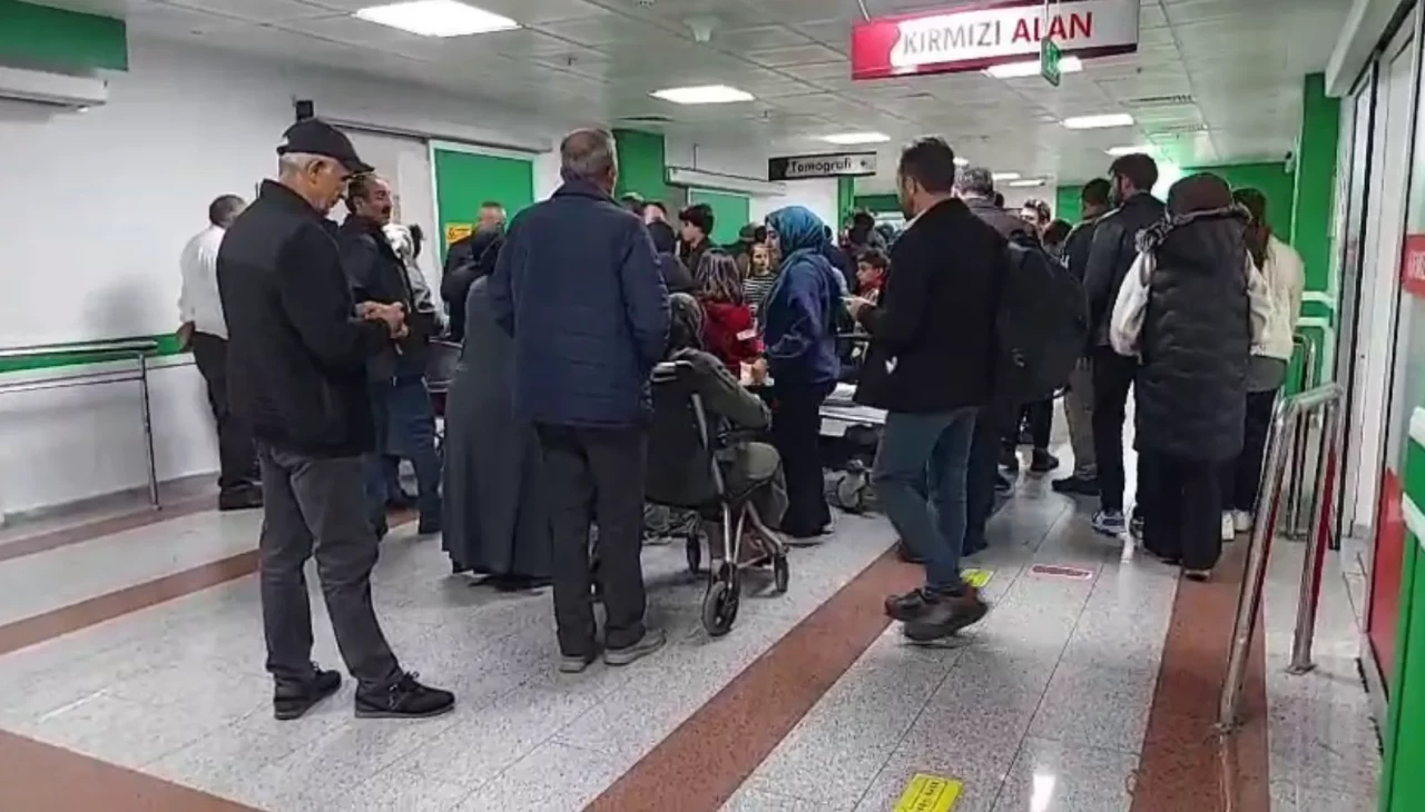 Erzurum’da merdiven izdihamı: 23 öğrenci yaralandı