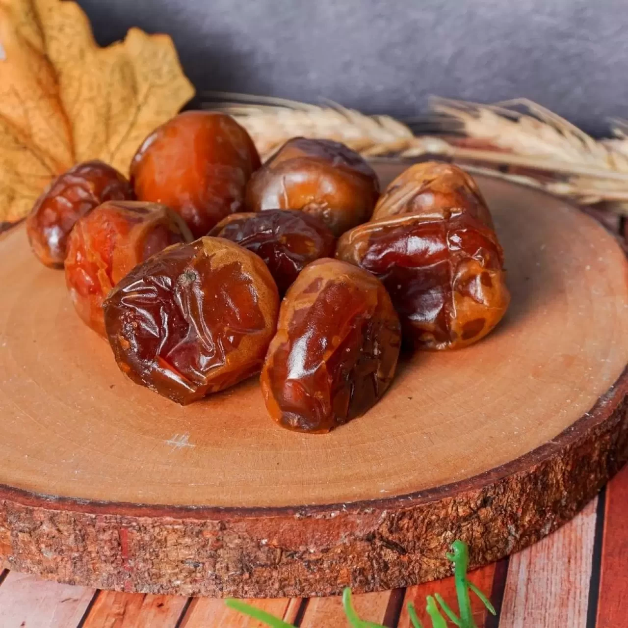 Yaş ve Kuru Hurma Kaç Kalori? Besin Değerleri ve Faydaları