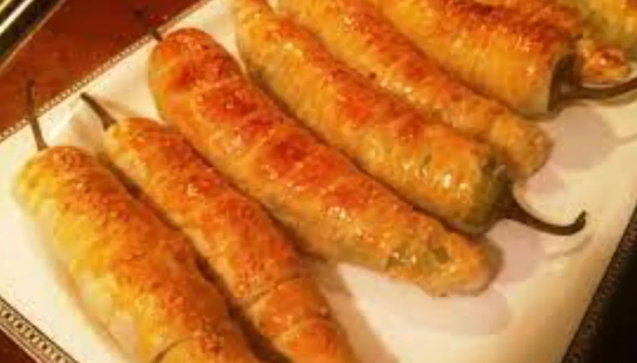 20 Dakikada hazır sürpriz börek! Peynirli biberli milföy sarma tarifi
