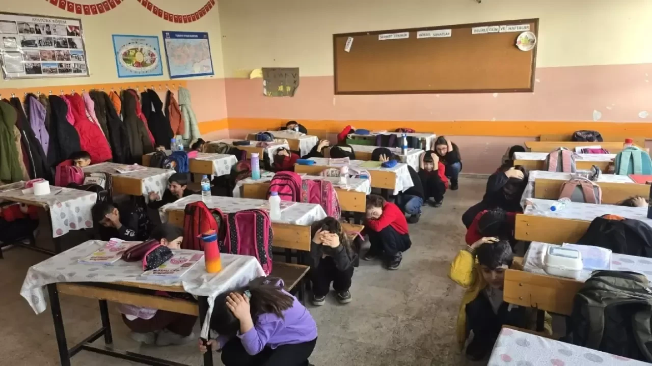 26 Kasım'da büyük deprem tatbikatı! İstanbul ve çevresinde sirenler çalacak