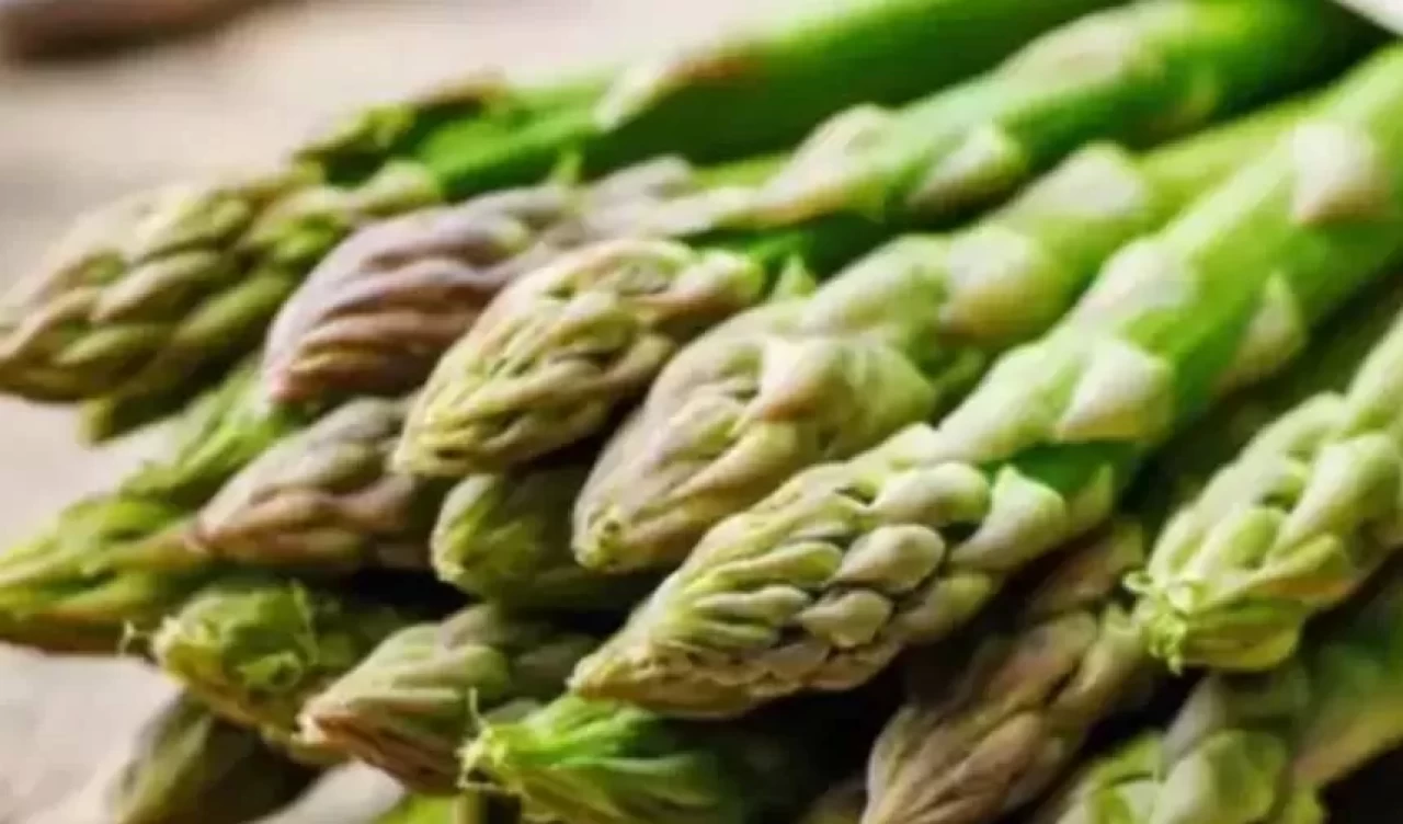 Kuşkonmazın tazeliğini test etmenin 3 kolay yolu