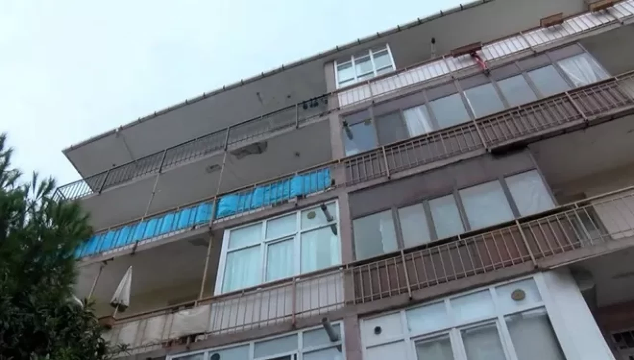 Avcılar'da facianın eşiğinden dönüldü: Balkon çöktü, kadın beton parçalarının altında kaldı