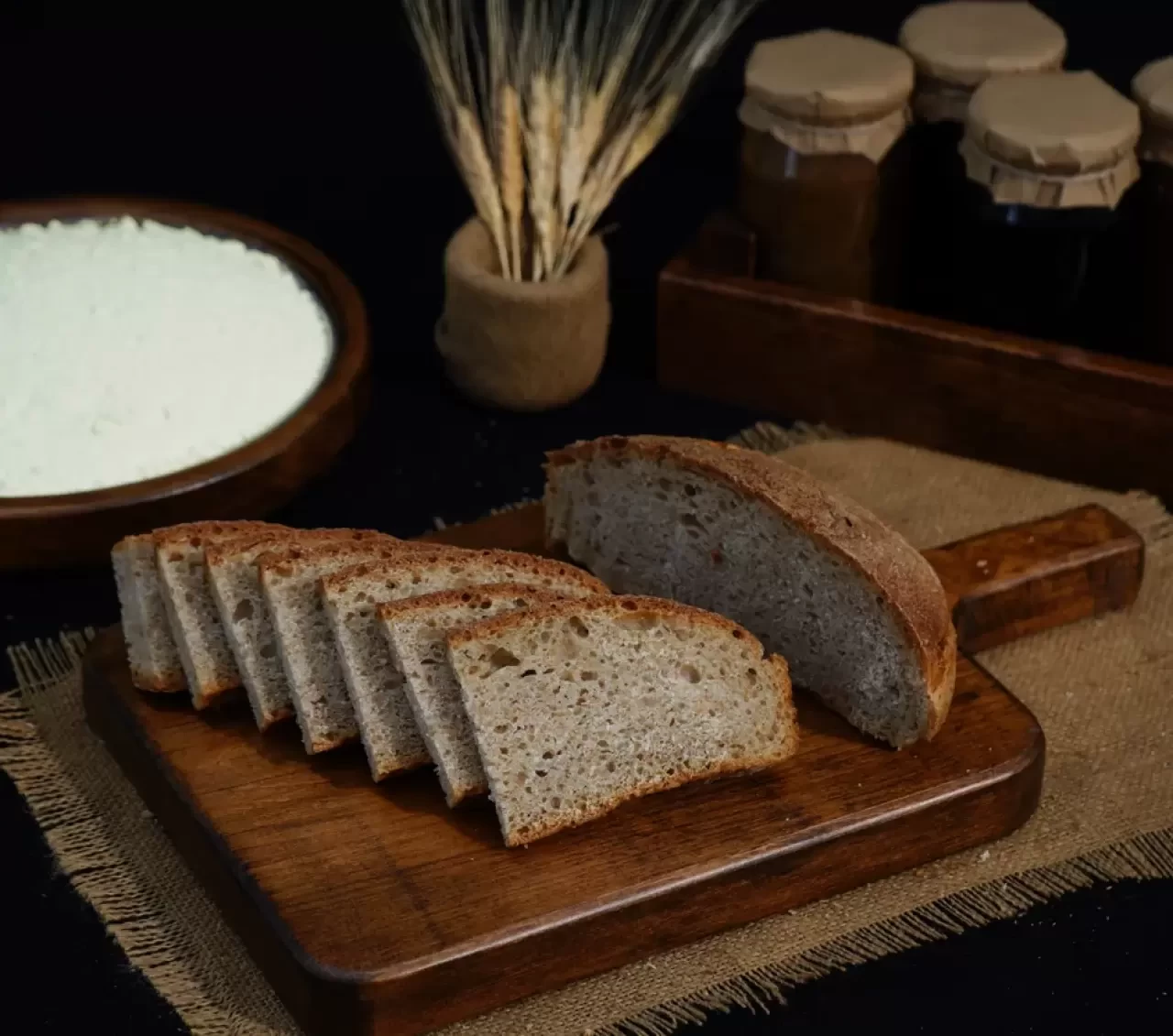 Tam Buğday Ekmeği Kaç Kalori? Besin Değerleri ve Diyette Tüketimi