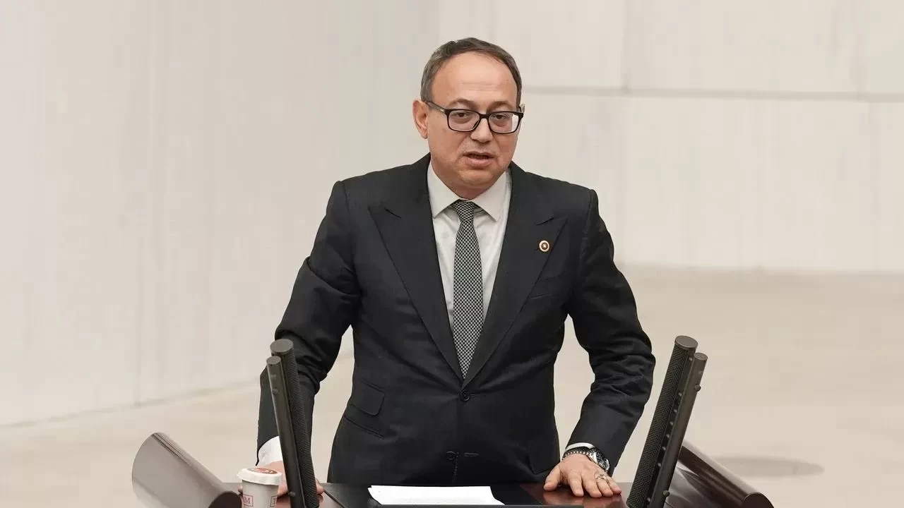 MHP’li Topsakal’dan Kazakistan’a Cumhuriyet Günü mesajı: "Köklü Türk tarihini gururla taşıyan kardeş ülke"