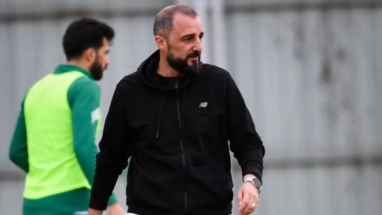 Bursaspor’da teknik heyet istifa etti: Adem Çağlayan ve Recep Bülbül görevinden ayrıldı