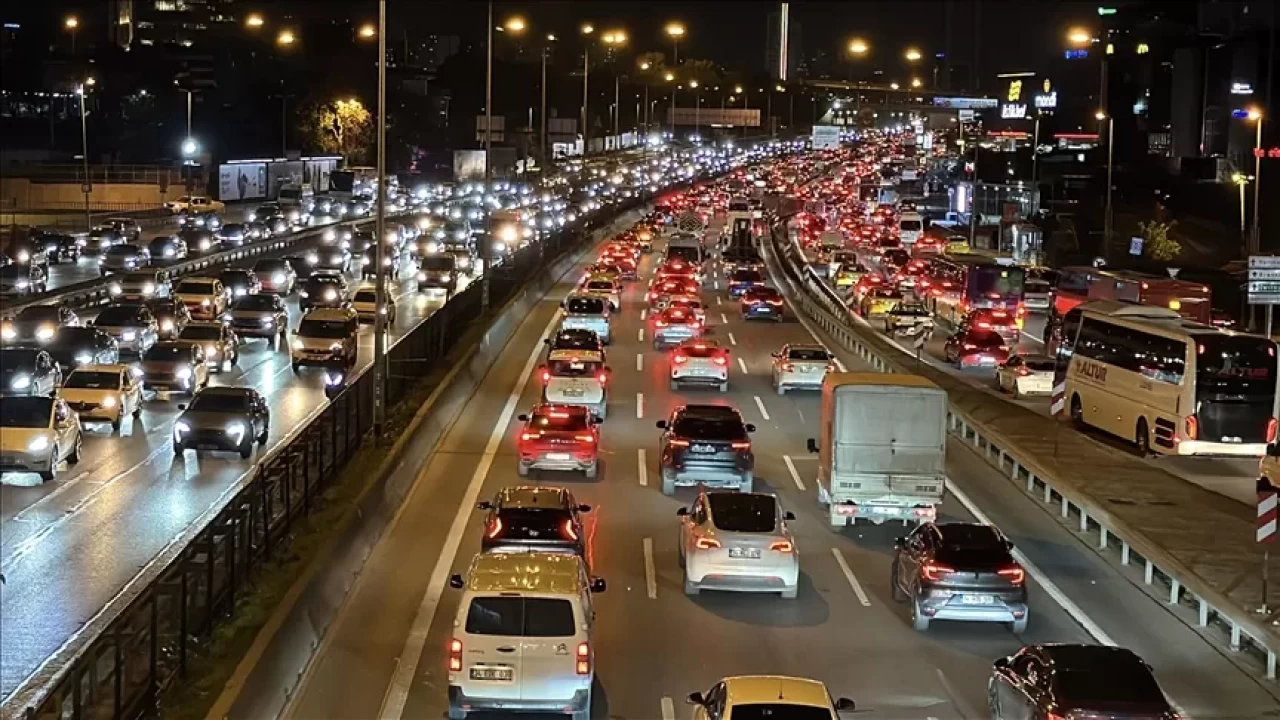 İstanbul’da trafik durma noktasına geldi