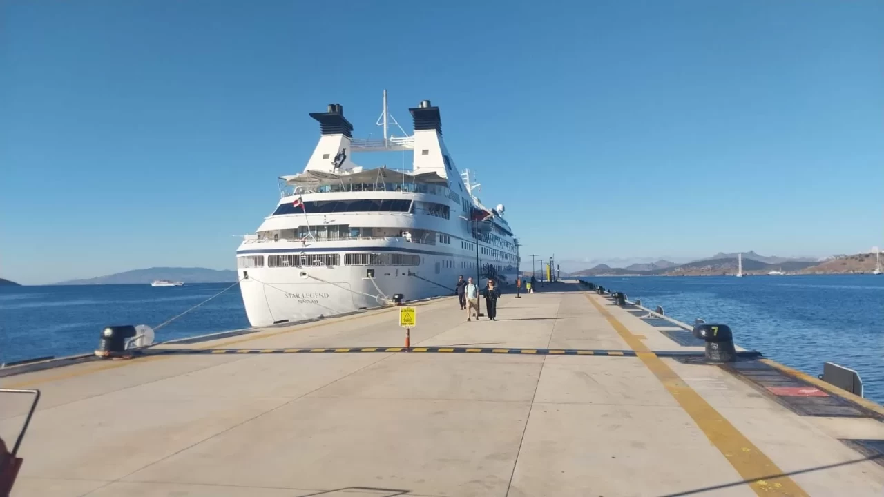 Star Legend Bodrum Limanı’nda: Amerikalı Turistlerle Dolu 159 Metrelik Gemi Muğla'da
