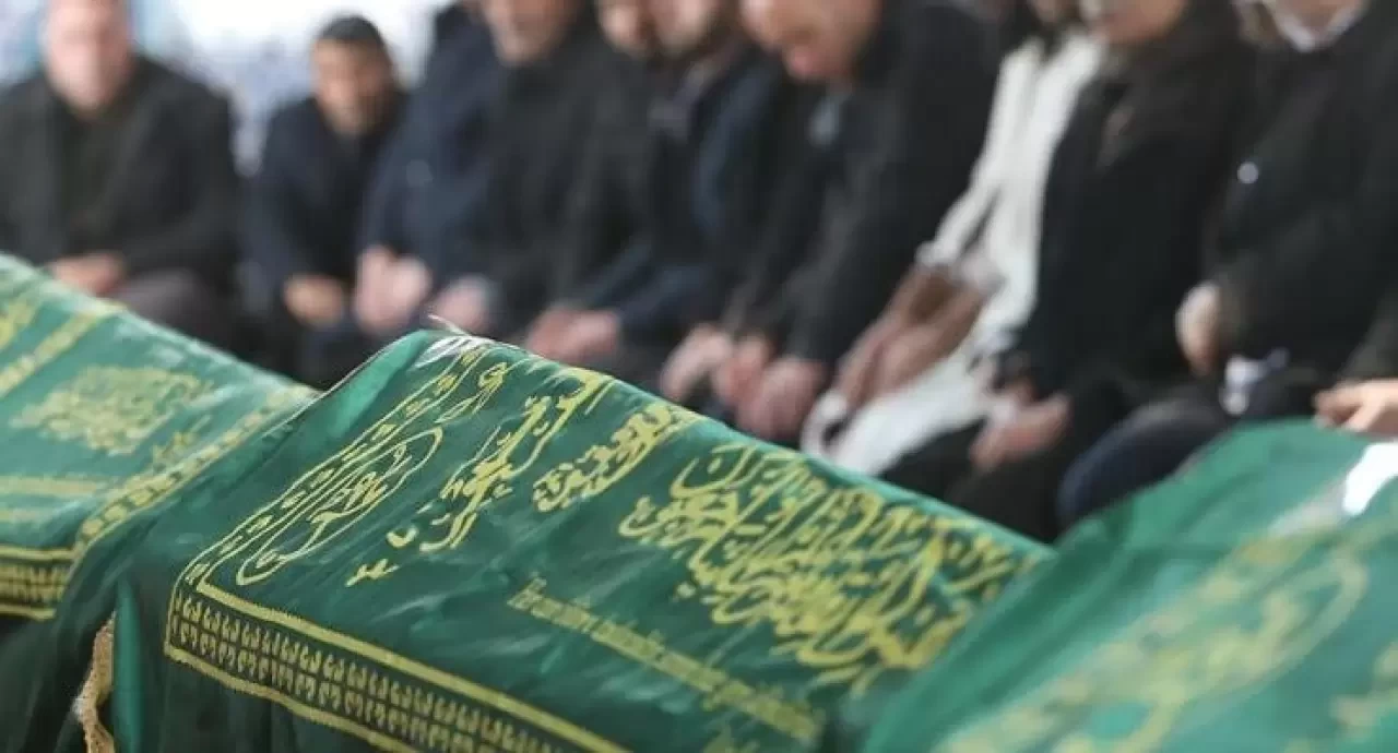 Cenaze Namazı Nasıl Kılınır, Kaç Rekattır? Cenaze Namazı Niyeti ve Kılınış Şekli