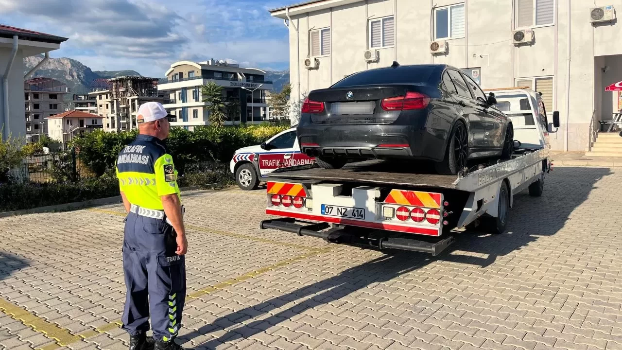 Antalya'da drift atan sürücüye 92 bin 784 lira ceza