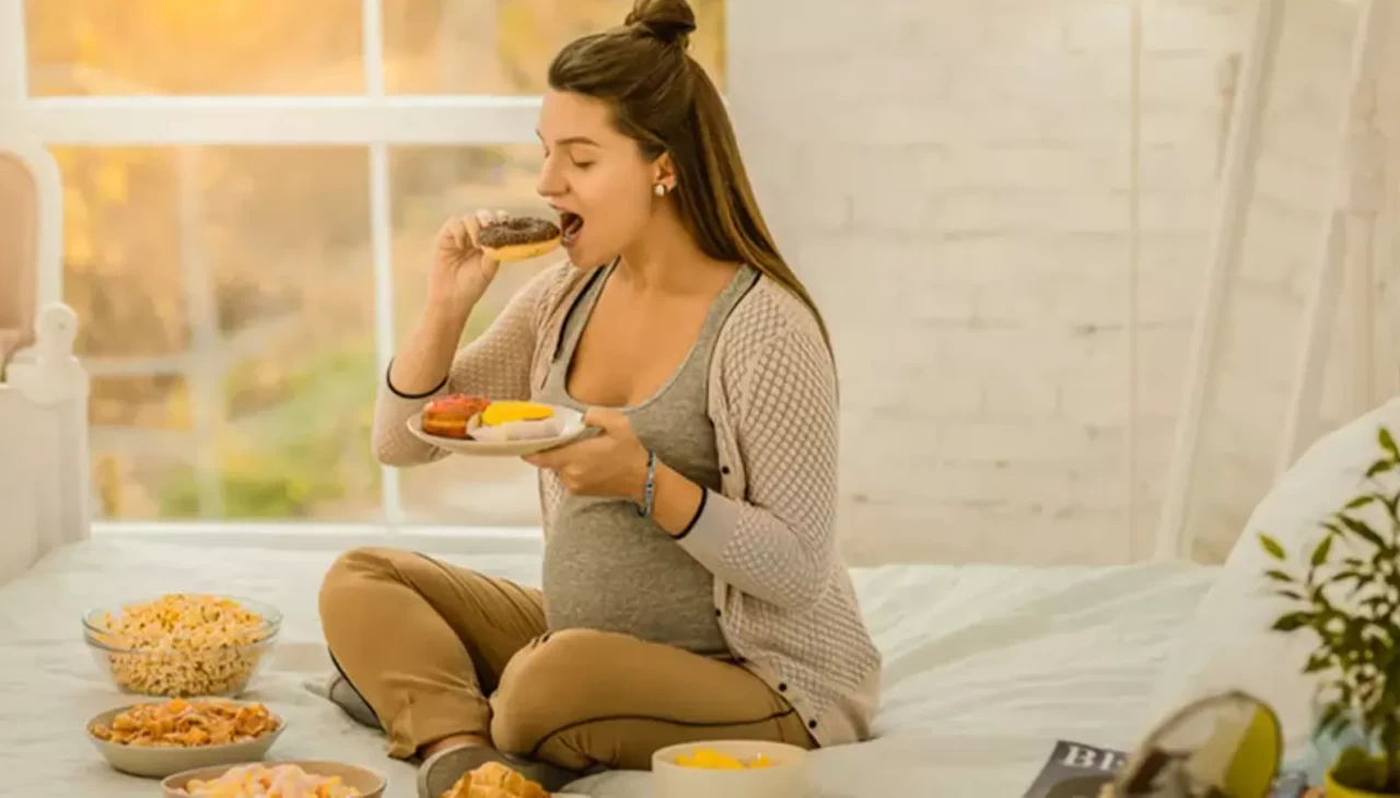 Anne karnında damak tadı gelişir mi? Bebeğin tat tercihini etkileyen faktörler