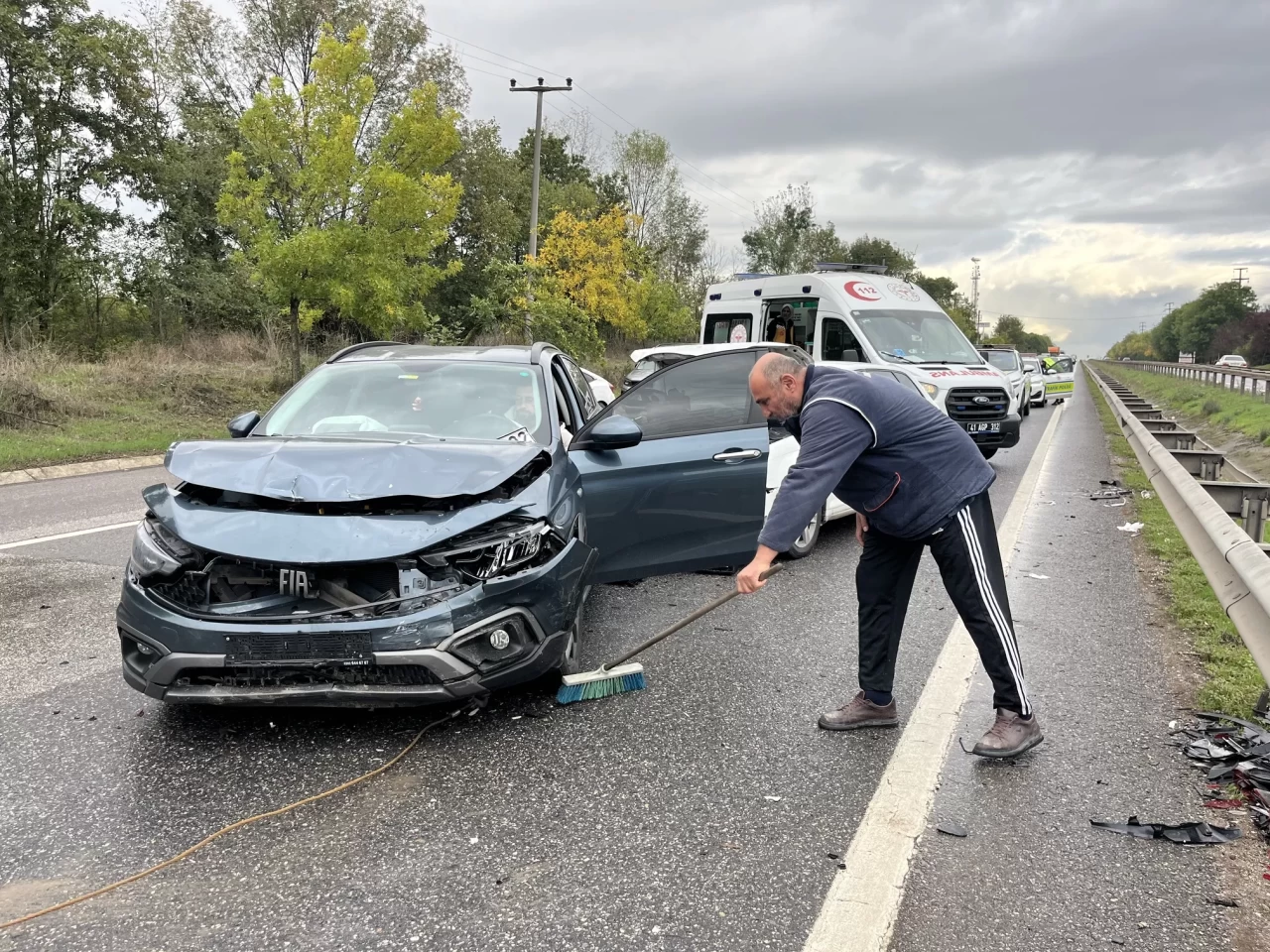 Kartepe'de zincirleme kaza! Biri çocuk, 5 yaralı