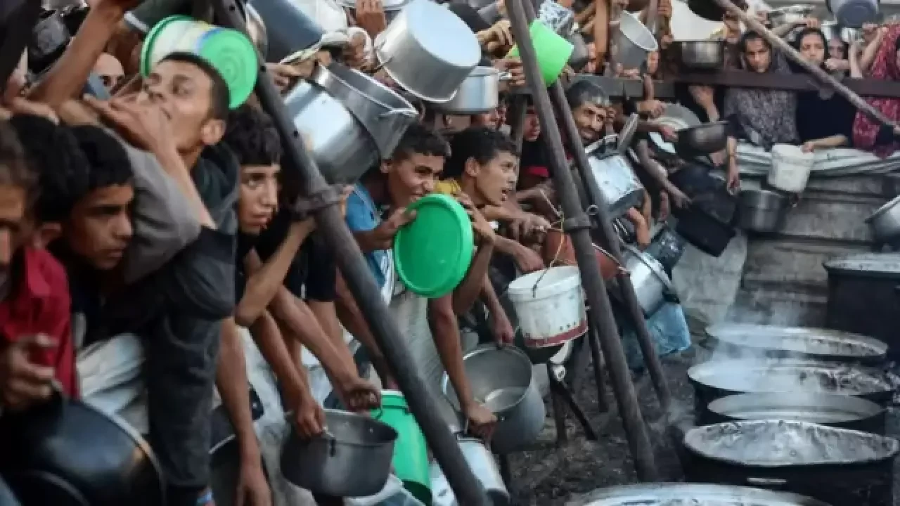 Gazze’de açlıktan ölenlerin sayısı artıyor: 460 Filistinli hayatını kaybetti