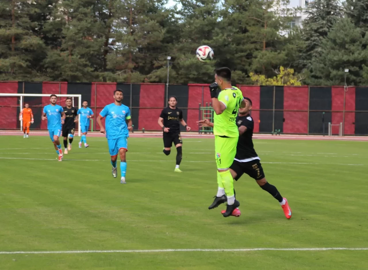 Kastamonuspor, İskenderunspor'a evinde 2-0 mağlup oldu