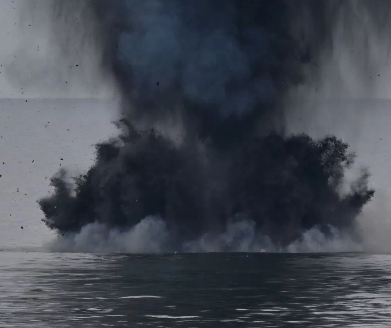 Trabzon Yoroz Limanı’nda bulunan insansız deniz aracı patlatıldı