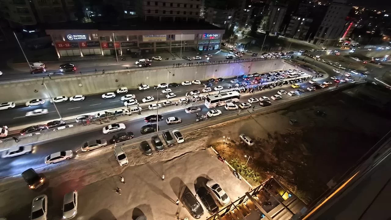 Şanlıurfa'da 3 araç birbirine girdi: 1 ölü, 4 yaralı