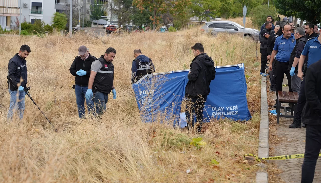 Aracından inip oturduğu bankta intihar etti